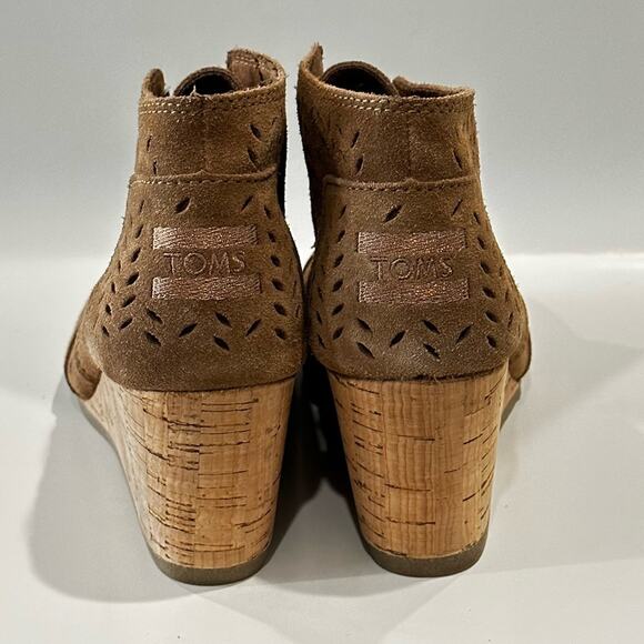 Toms perforated leaf booties suede leather lace up cork wedge size 8M EUC - Picture 5 of 7